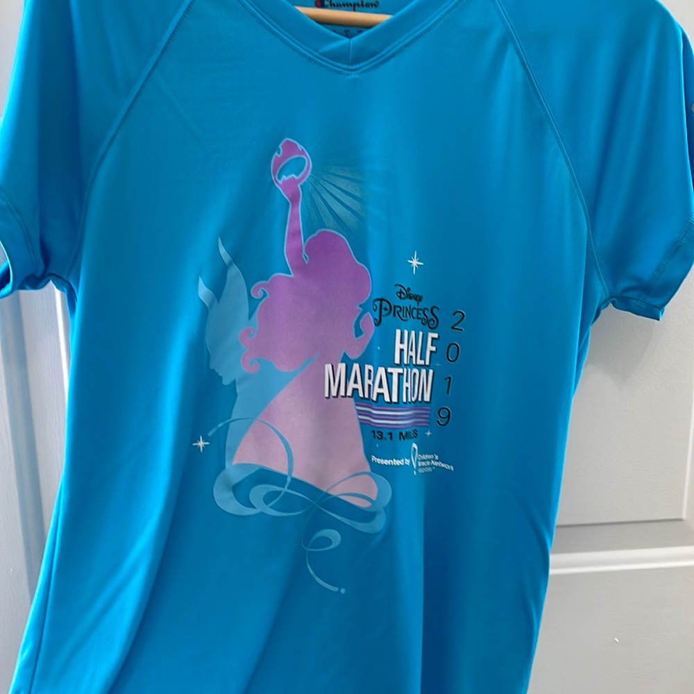 2019 Disney Princess 1/2 Marathon shirt - never worn